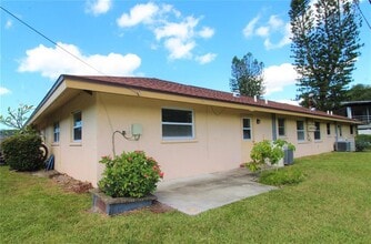 2530 Terry Ln in Sarasota, FL - Building Photo - Building Photo