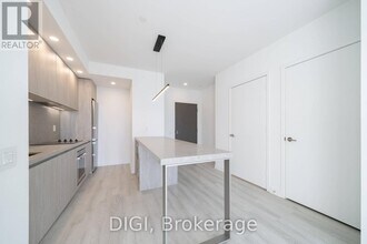 57 Spadina Ave. in Toronto, ON - Building Photo - Building Photo