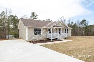 1006 Lauren Cir E in Odenville, AL - Building Photo - Building Photo