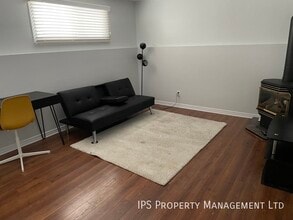98 Maple Dr in Belleville, ON - Building Photo - Building Photo