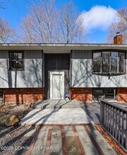 1543 Coolbaugh Rd in Gouldsboro, PA - Building Photo - Building Photo