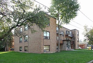 67 Wasdale Cres in Toronto, ON - Building Photo