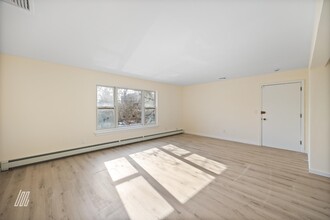 62 Edgewater Pl in Edgewater, NJ - Building Photo - Building Photo