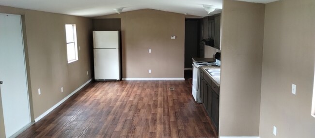 135 SE Guinevere Ct in Lake City, FL - Building Photo - Building Photo