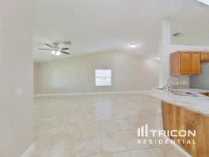 12895 Downstream Cir in Orlando, FL - Building Photo - Building Photo