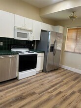 15851 SW 10th St in Pembroke Pines, FL - Building Photo - Building Photo