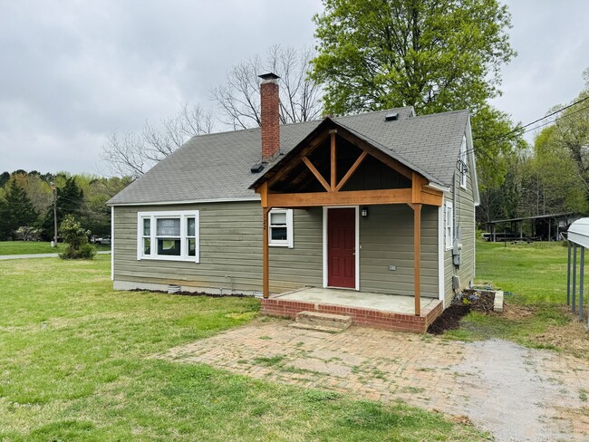 property at 122 S Lane St