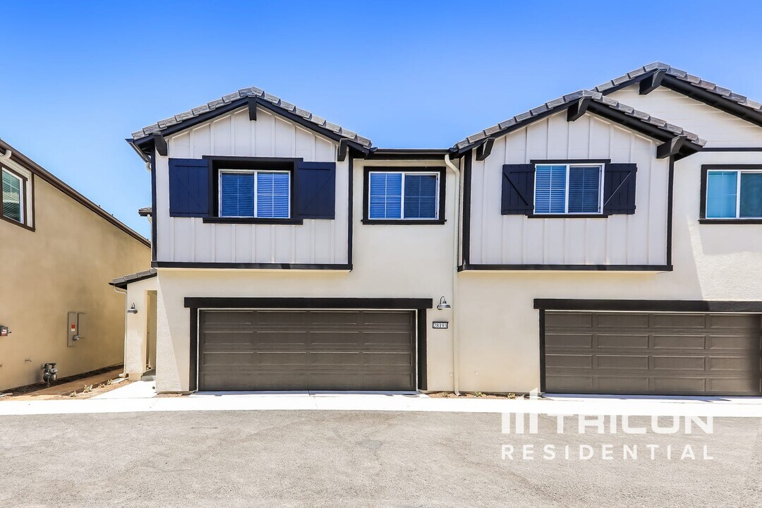 28193 Cookhouse Ln in Menifee, CA - Foto de edificio