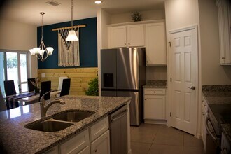 3976 Mayhill Loop in Eustis, FL - Foto de edificio - Building Photo