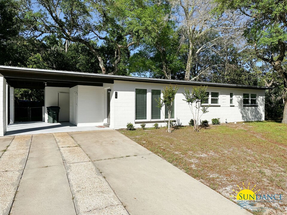 317 Kepner Dr NE in Fort Walton Beach, FL - Building Photo