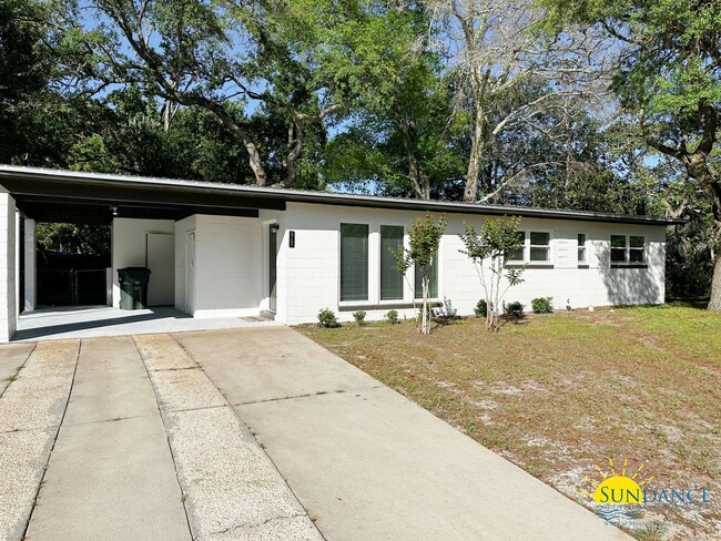 317 Kepner Dr NE