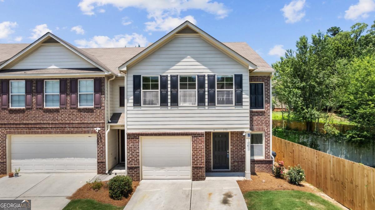 173 Oakland Hills Way in Lawrenceville, GA - Building Photo