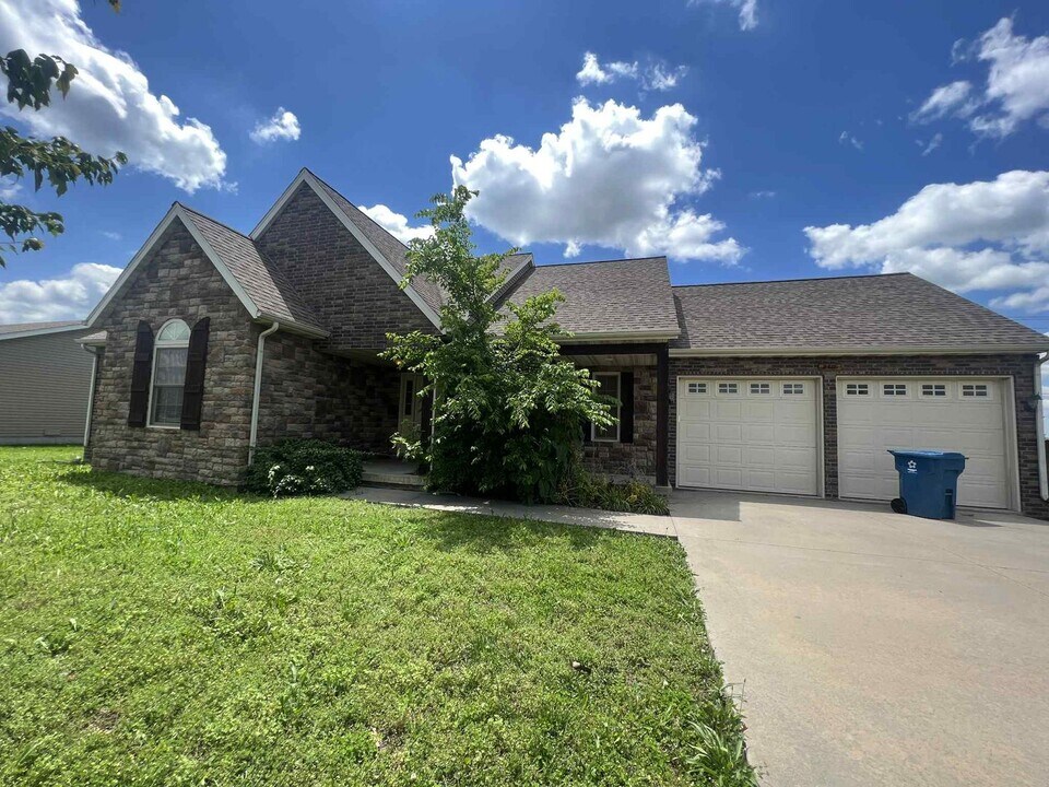 2416 S Indiana Ave in Joplin, MO - Building Photo