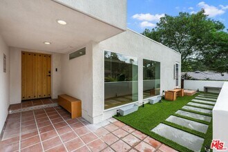 1248 Bienveneda Ave in Los Angeles, CA - Building Photo - Building Photo