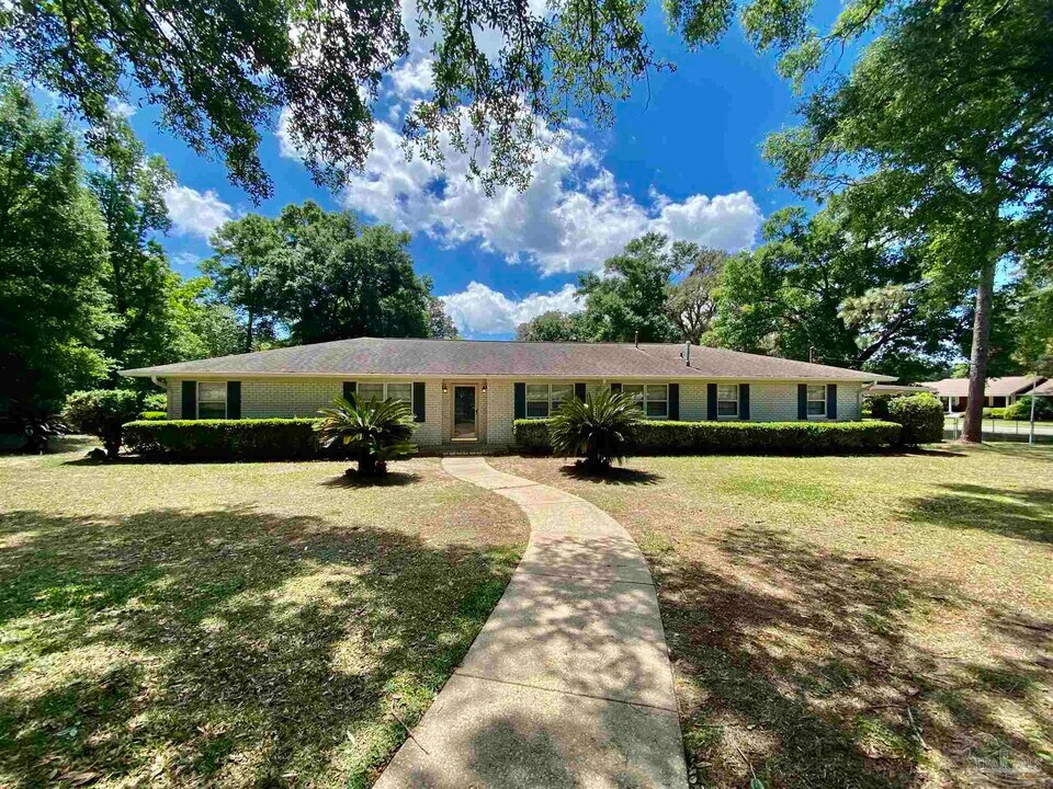 3821 Collingswood Rd in Pensacola, FL - Building Photo