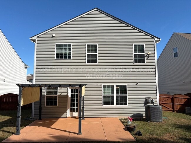 2421 Girvan Dr in Fuquay Varina, NC - Building Photo - Building Photo