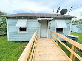 975 Center St in Beaumont, TX - Building Photo