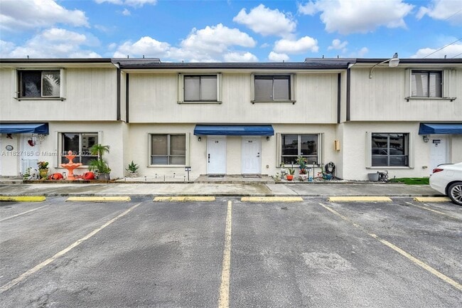 8430 NW 8th St in Miami, FL - Building Photo - Building Photo