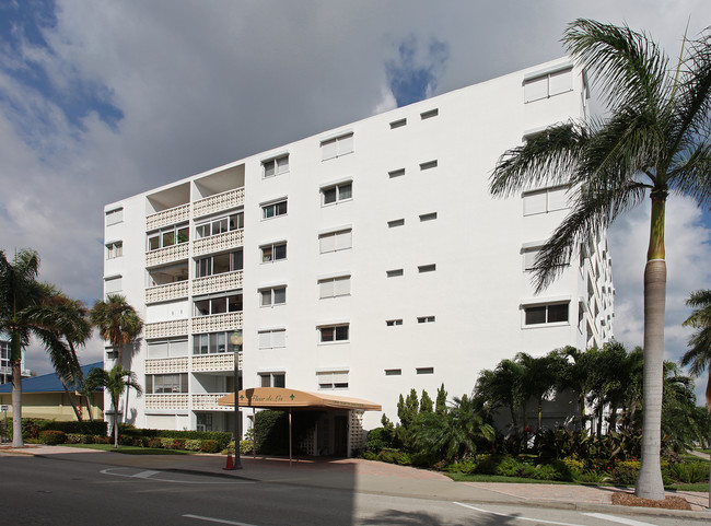 Fleur-De-Lis in Lake Worth, FL - Foto de edificio - Building Photo