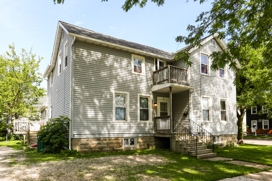 4 S Gould St in Fond du Lac, WI - Foto de edificio