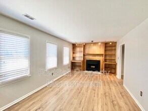 1 Newgate Village Rd in Hampton, VA - Building Photo - Building Photo