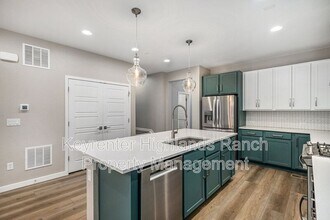 8983 Ramblestone St in Littleton, CO - Building Photo - Building Photo