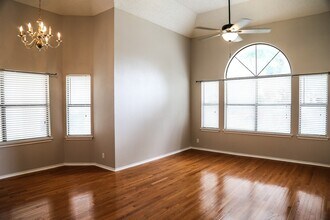 8355 Slippery Rock in San Antonio, TX - Building Photo - Building Photo