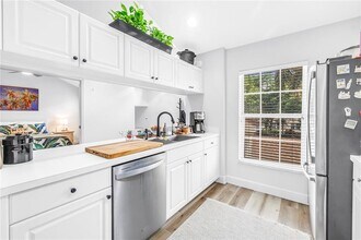 8350 Wingate Dr in Sarasota, FL - Building Photo - Building Photo