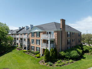 Three Fountains on the Lake in Rolling Meadows, IL - Building Photo - Building Photo