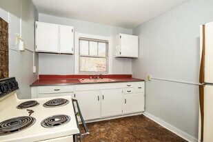 706 Chickamauga Ave in Knoxville, TN - Building Photo