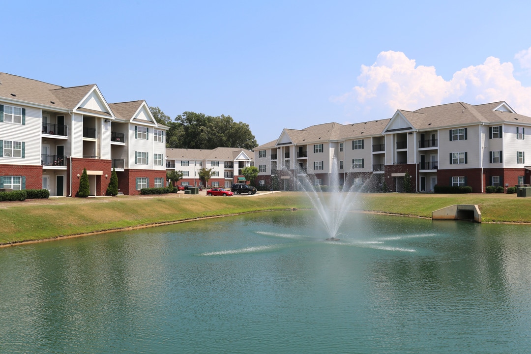 Heritage Forest in Newport News, VA - Foto de edificio
