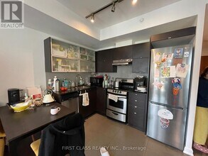 170-170 Fort York Blvd in Toronto, ON - Building Photo - Building Photo