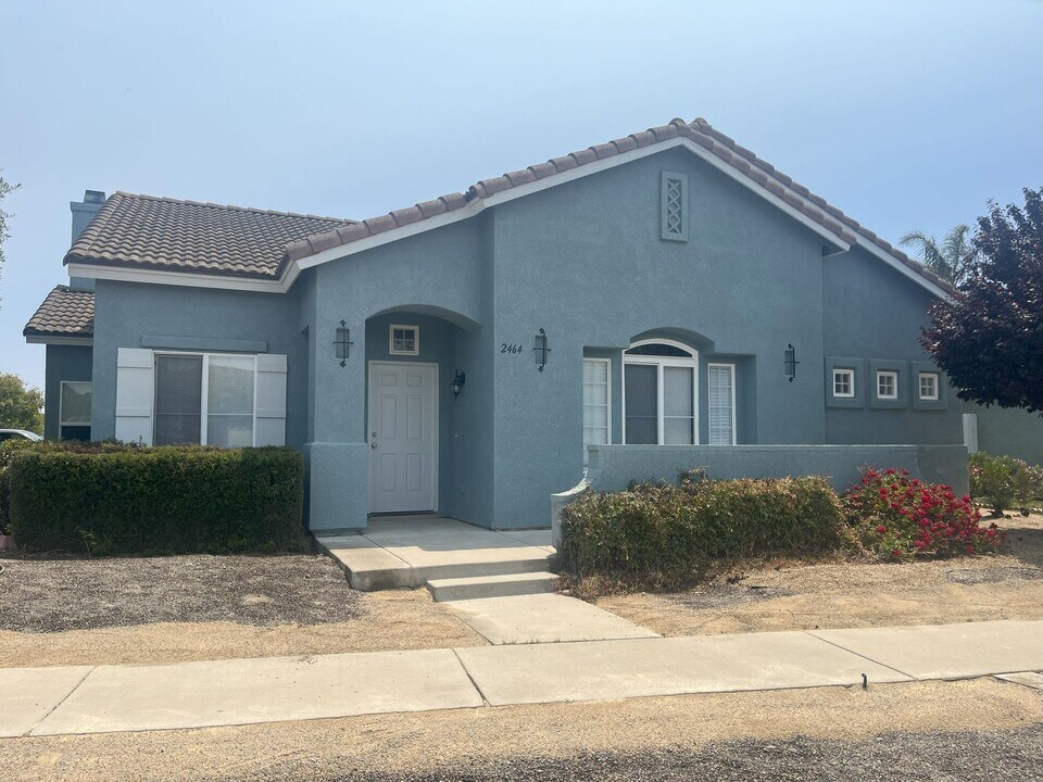 2464 Juleston Dr in Santa Maria, CA - Building Photo