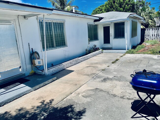 1420 N Federal Hwy in Lake Worth Beach, FL - Building Photo - Building Photo