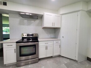 1227 Elmwood Dr in Richardson, TX - Building Photo - Building Photo
