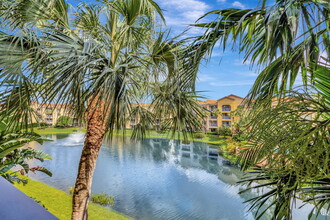 500 Uno Lago Dr in North Palm Beach, FL - Building Photo - Building Photo