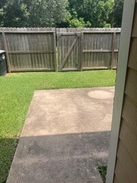 377 E Adoue St photo'