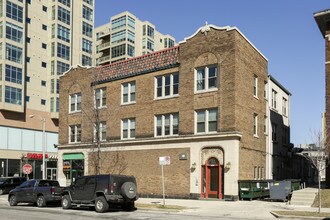 1800 N Farwell Ave in Milwaukee, WI - Building Photo - Building Photo