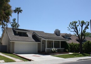 23418 Pomita Pl in Santa Clarita, CA - Building Photo