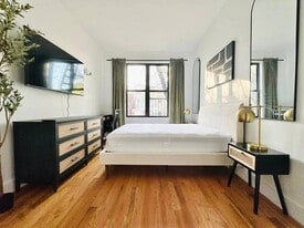 Furnished room/NOT APARTMENT in Brooklyn, NY - Building Photo
