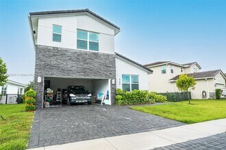 4230 Rosa Dr in Lighthouse Point, FL - Building Photo - Building Photo