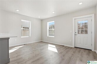 1065 Bushkill Dr in Easton, PA - Building Photo - Building Photo