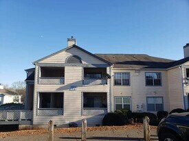 8024 Tremaine Ct in Charlotte, NC - Building Photo