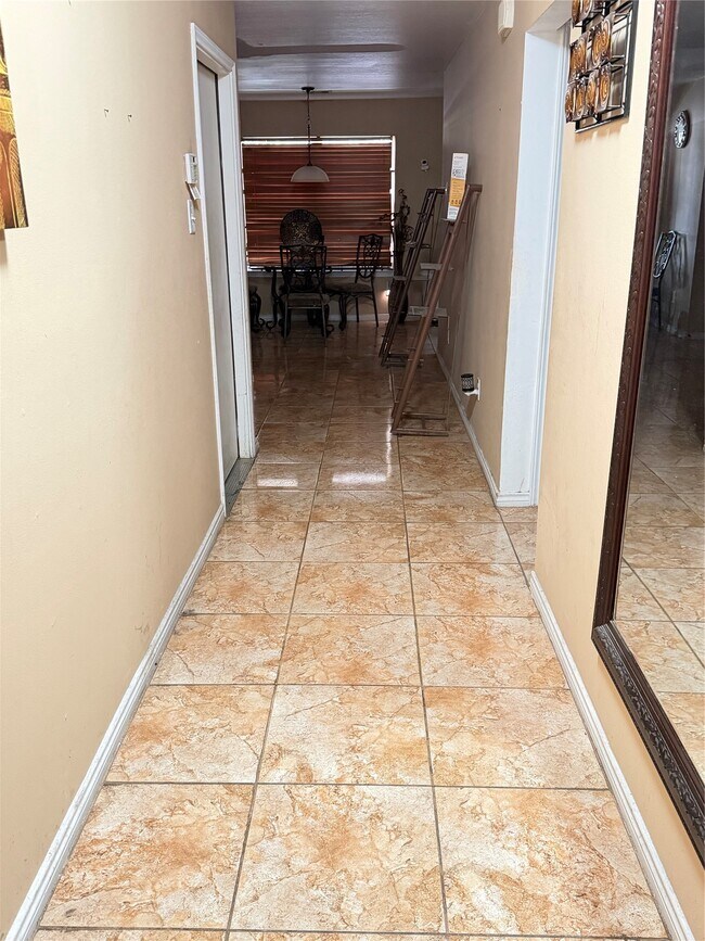 8935 Lyndonnille Falls Ln in Houston, TX - Building Photo - Building Photo