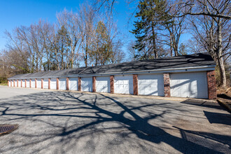 Brookdale Gardens Condo in Bloomfield, NJ - Building Photo - Building Photo