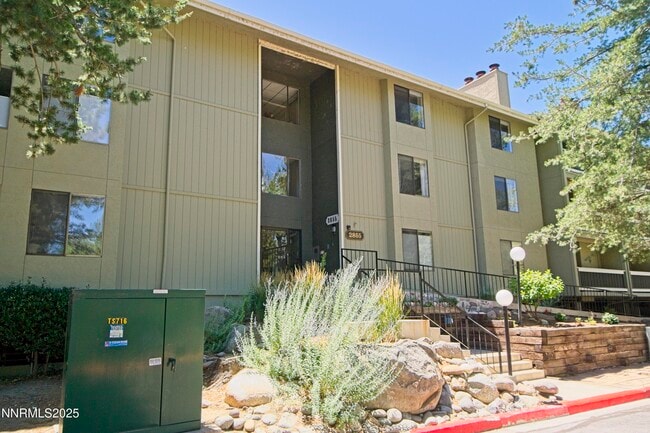 property at 2855 Idlewild Dr