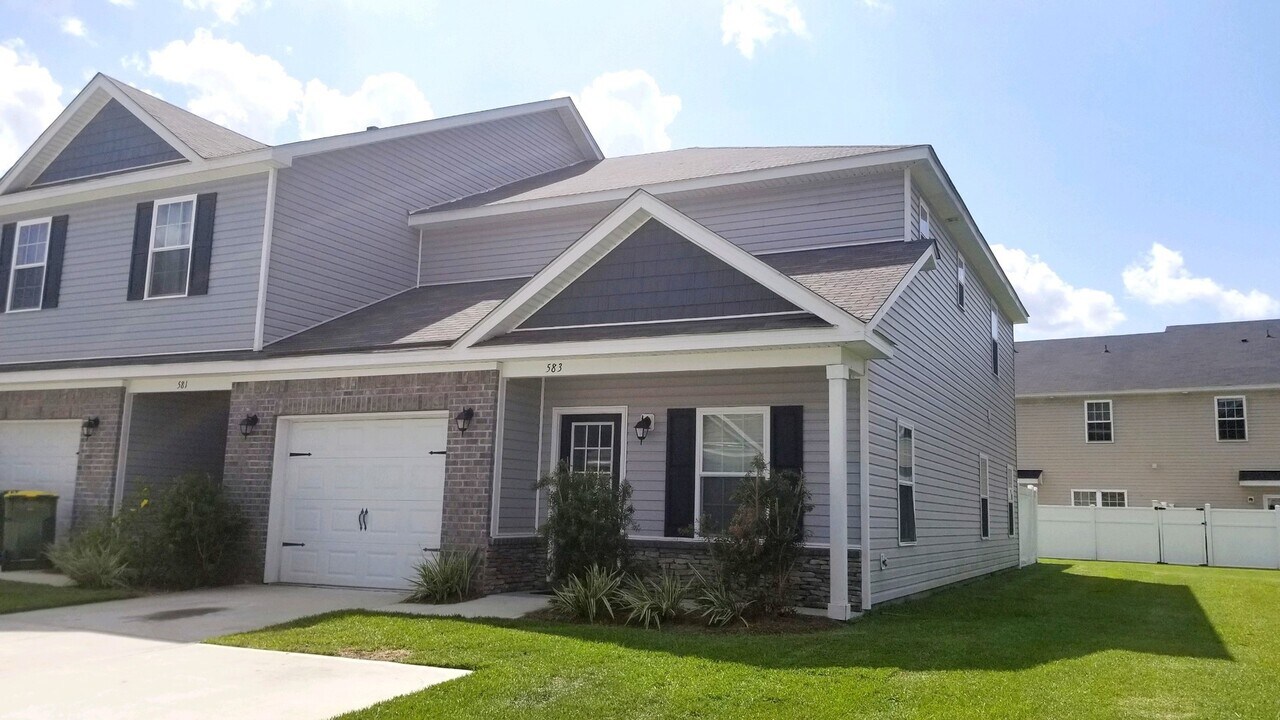 583 Gov Treutlen Cir in Pooler, GA - Building Photo
