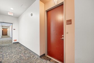 285 W 6th St, Unit 505 in Los Angeles, CA - Foto de edificio - Building Photo