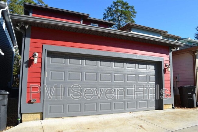 828 N Duval St in Tallahassee, FL - Building Photo - Building Photo