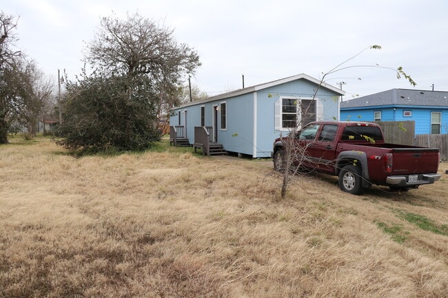 property at 2772 El Paso Ave